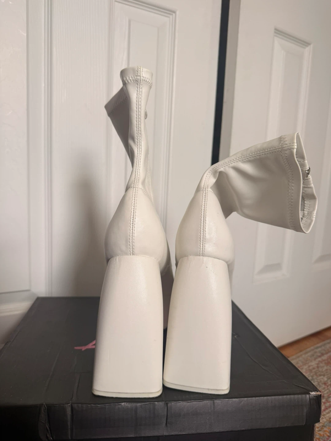 White Platform Chunky Heel Boots / Size 9 - photo 3