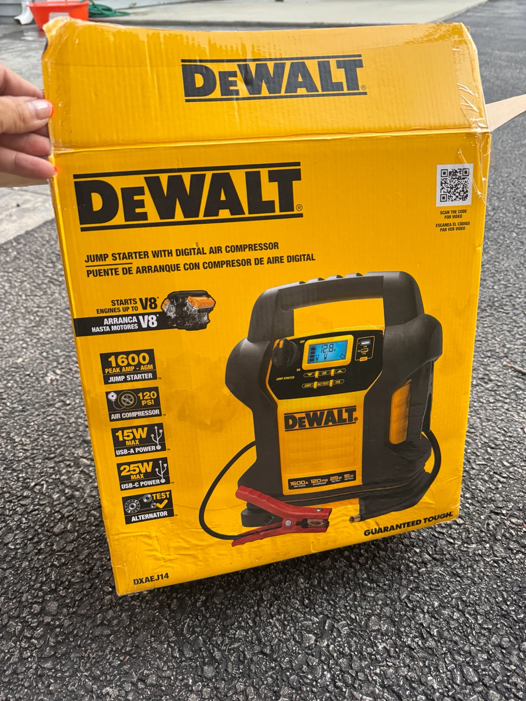DeWalt Jump Starter with Digital Air Compressor - photo 2