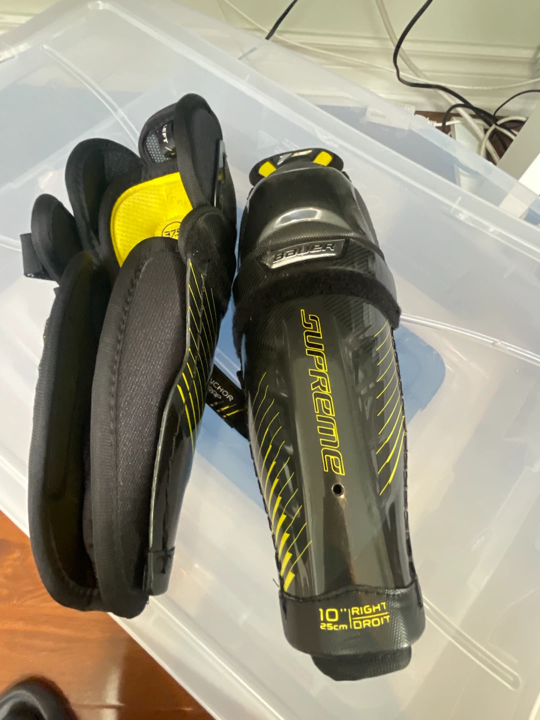 Bauer Supreme shin guards - photo 4