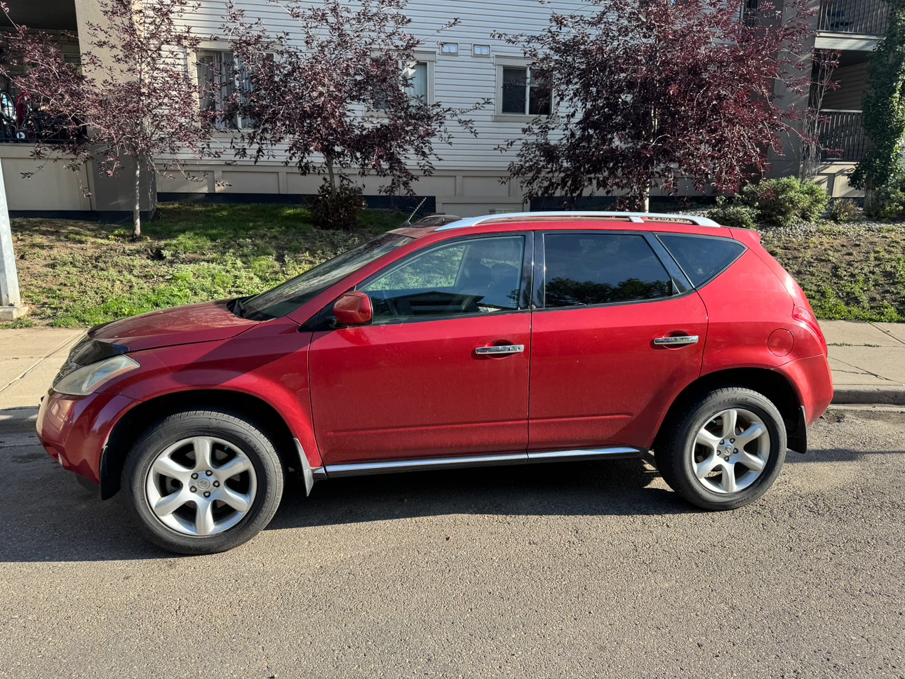 Red Nissan Murano SUV - photo 2