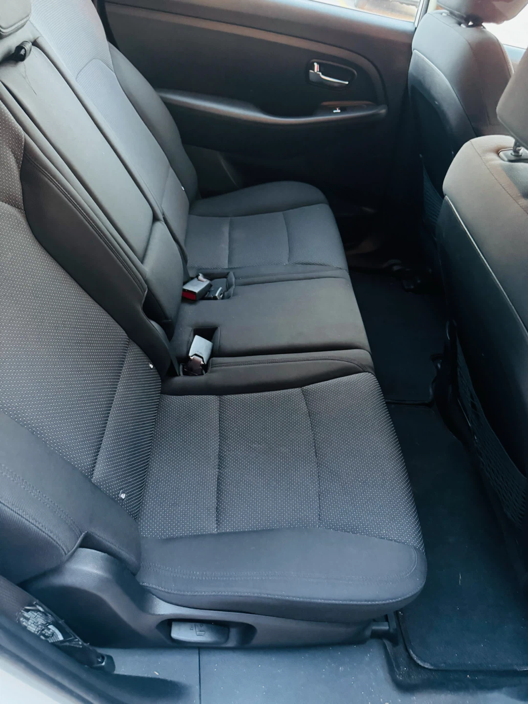 2014 Kia Rondo Sport , 7 seater ( LOW KM ) - photo 5