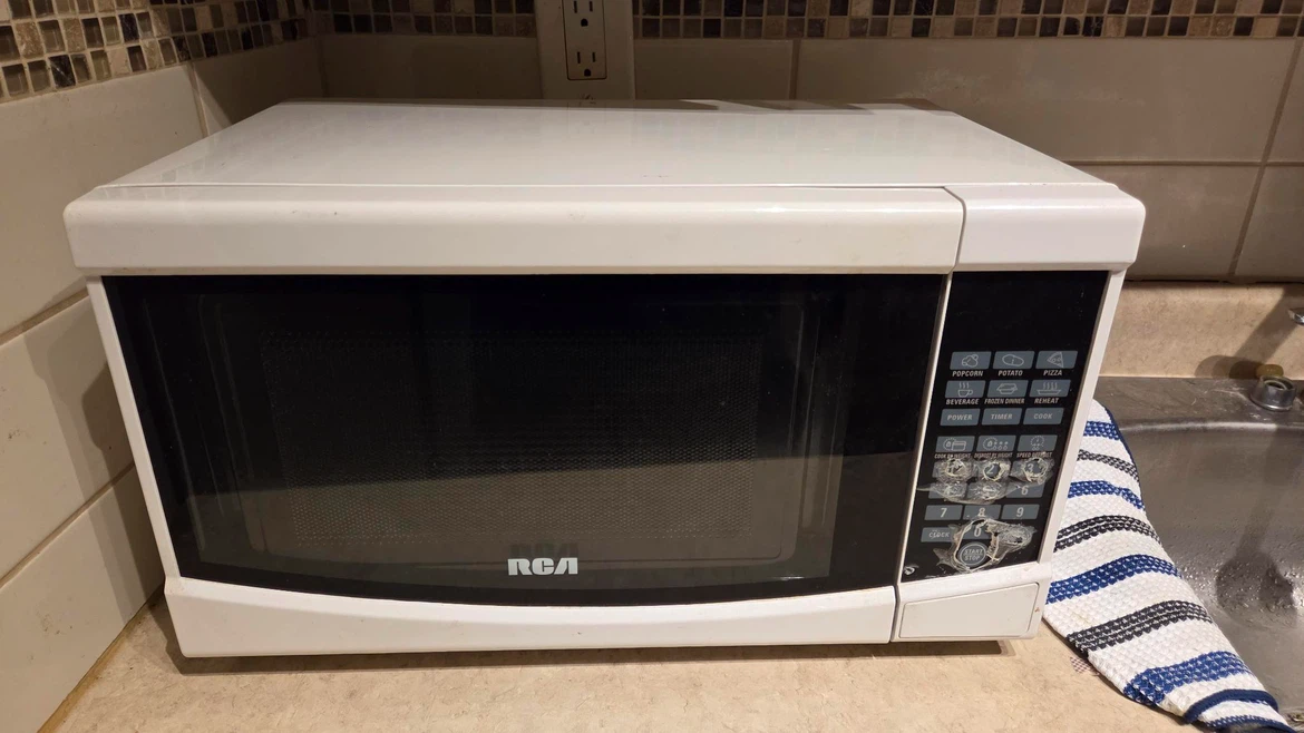 RCA microwave - photo 3