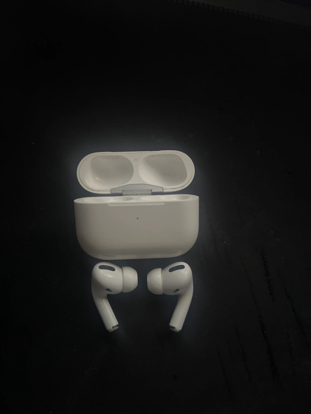 Apple AirPods Pro (1st Gen) - photo 3