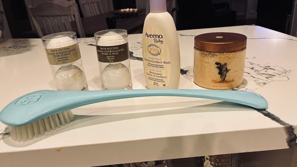 5 brand new bath items
