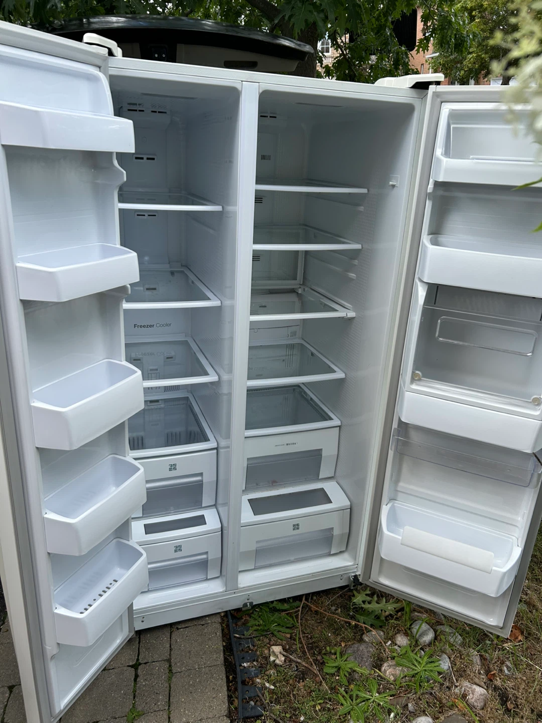 Samsung Side-by-Side Refrigerator with Water Dispenser