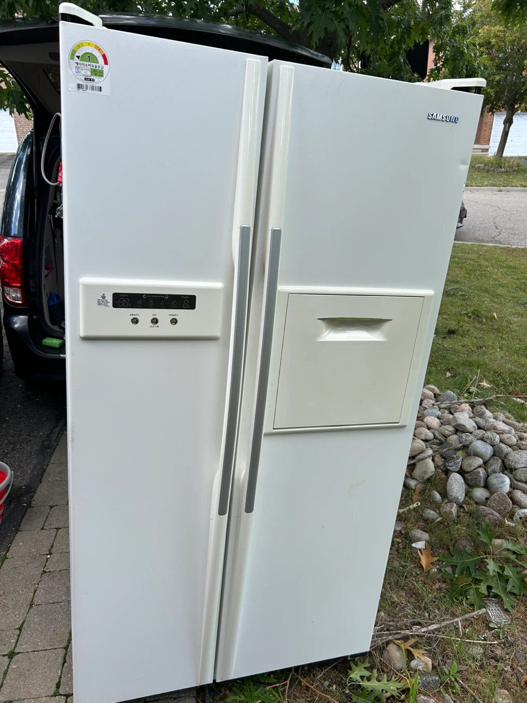 Samsung Side-by-Side Refrigerator with Water Dispenser - photo 3