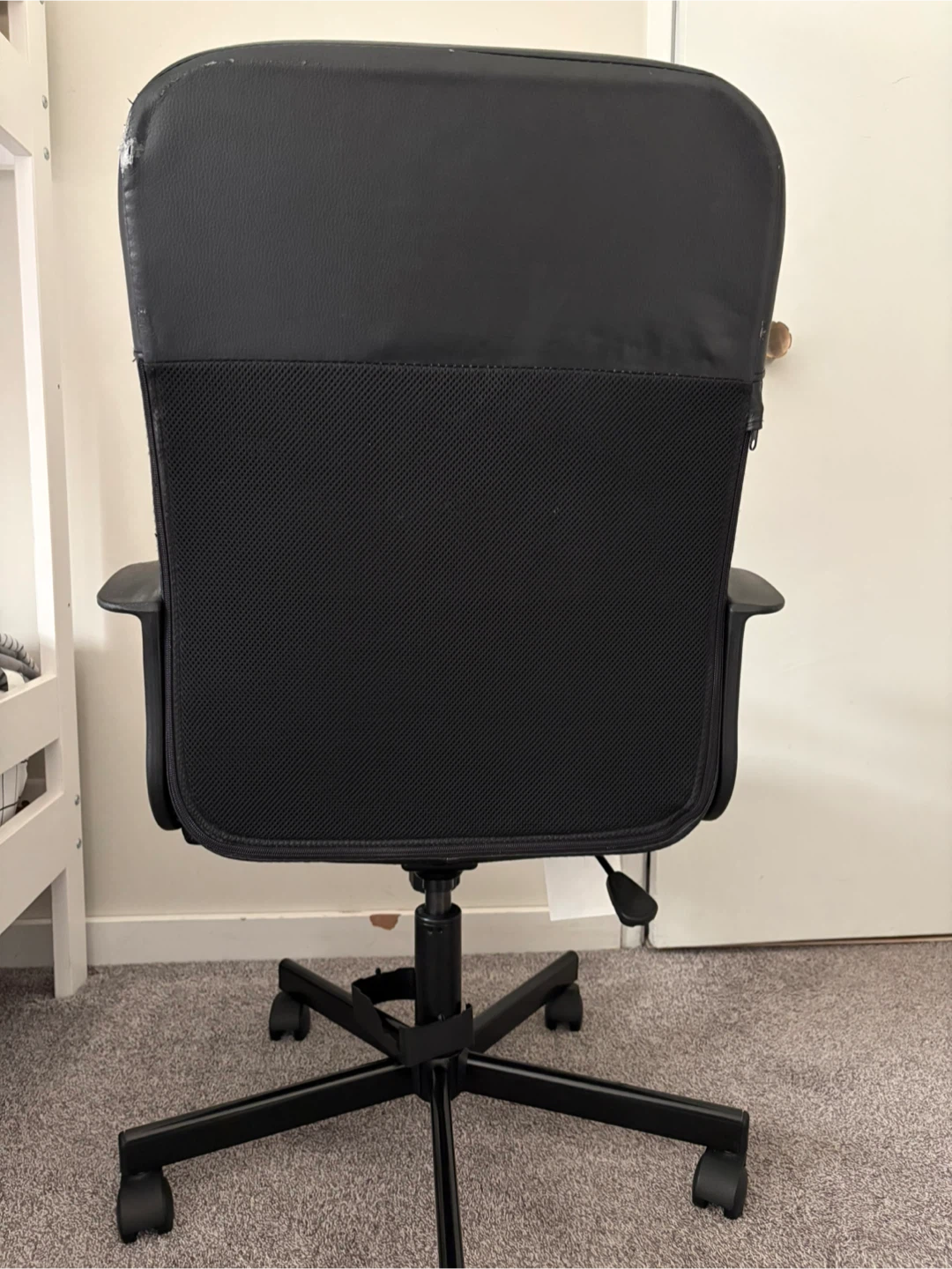 Black Swivel Office Chair - photo 2