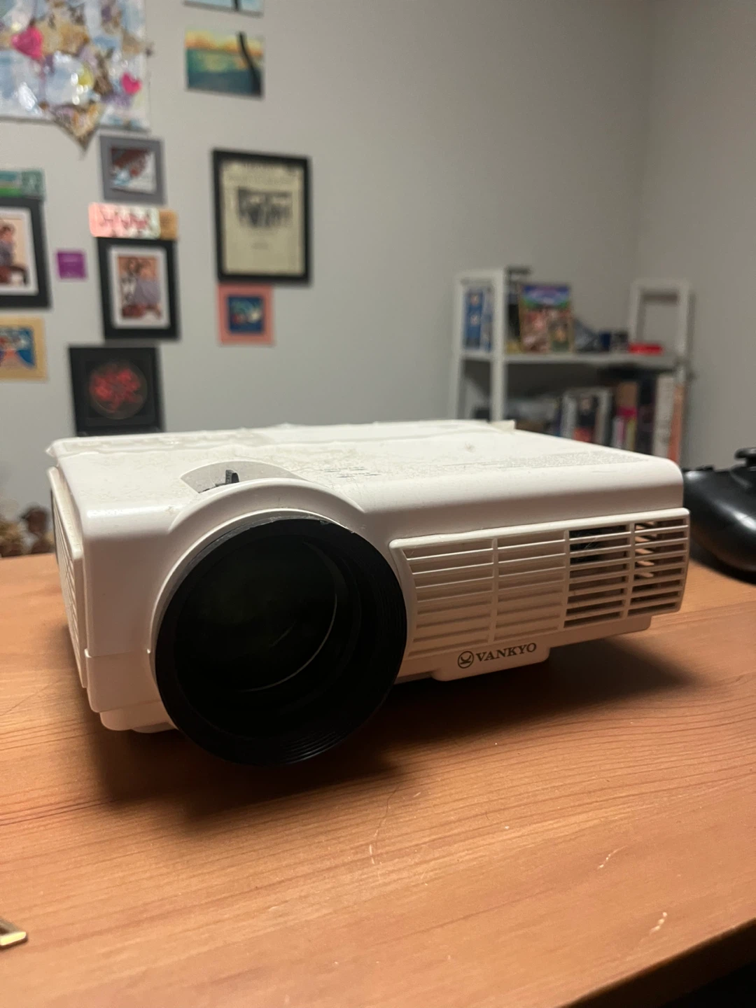 VANKYO White Projector