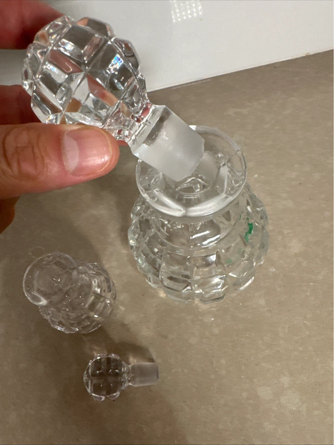 Set of 2 Crystal Perfume Bottles - photo 3