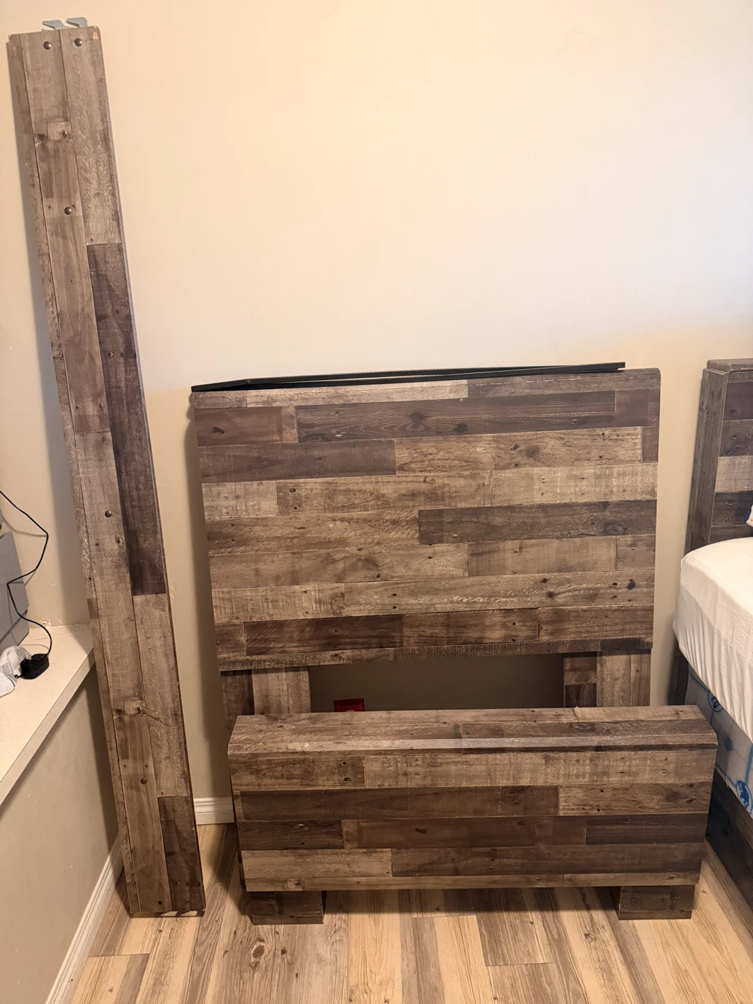 Rustic Wood Grain Headboard and Footboard Set - photo 4