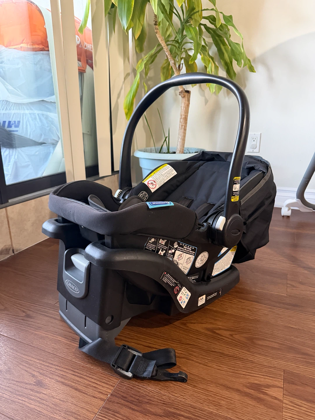 Graco SnugRide Infant Car Seat - photo 2