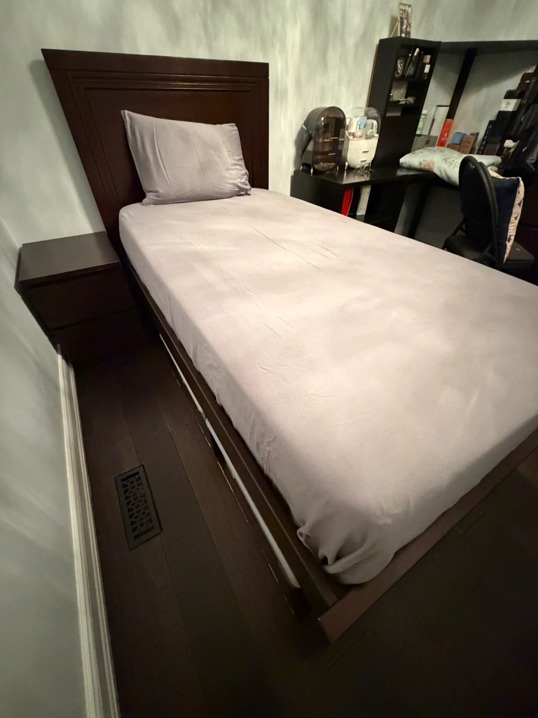 4-Piece Bedroom Furniture Set – $899 - photo 2
