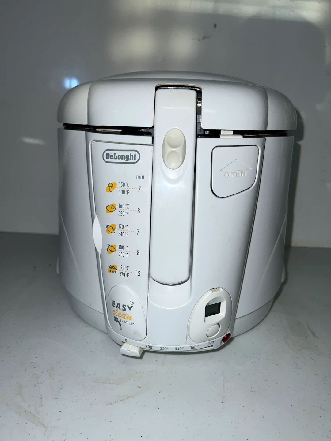 DeLonghi Deep Fryer
