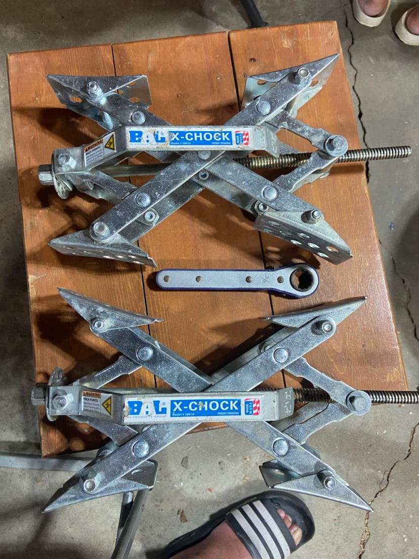 BAL X-CHOCK RV Wheel Chocks with Ratchet Wrench - photo 2