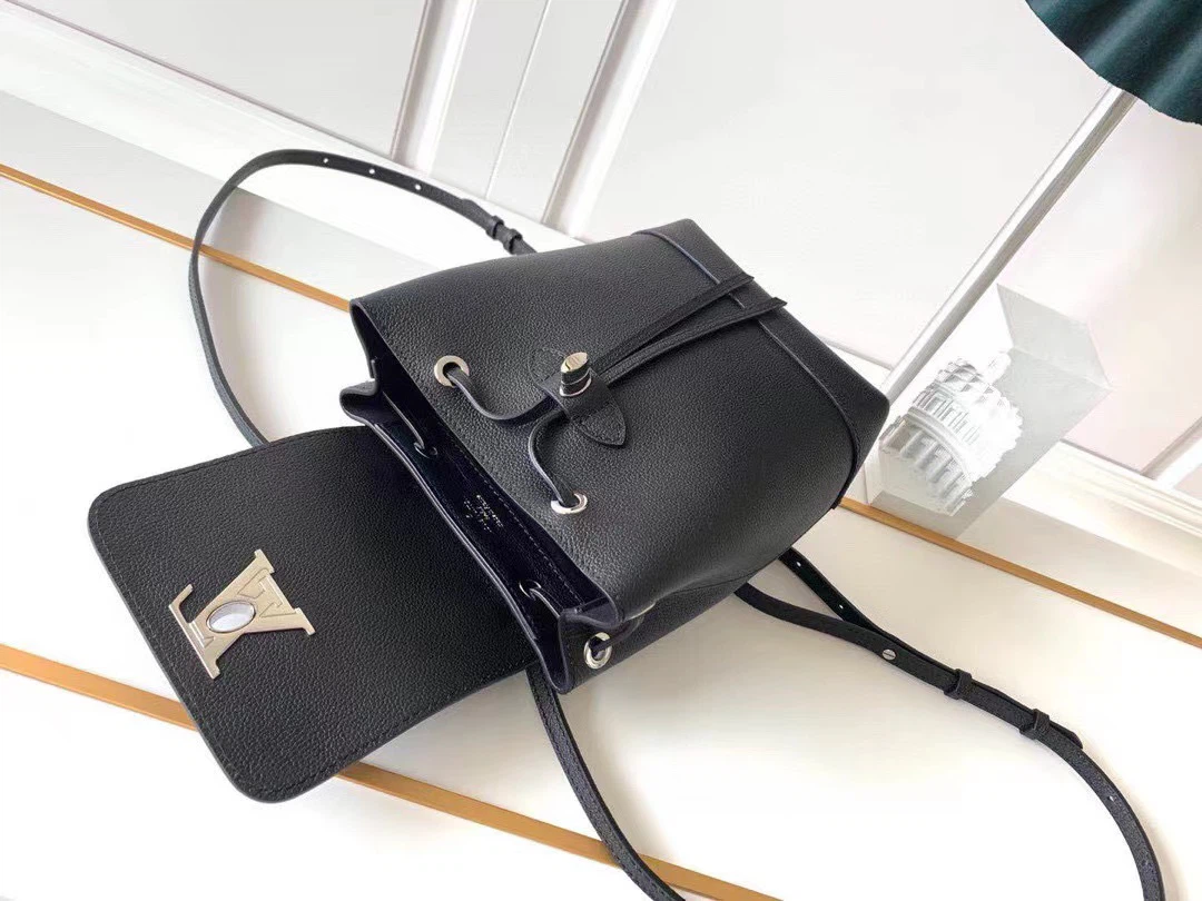 New Top Quality - LV Lock Me Backpack Calfskin Leather - photo 4