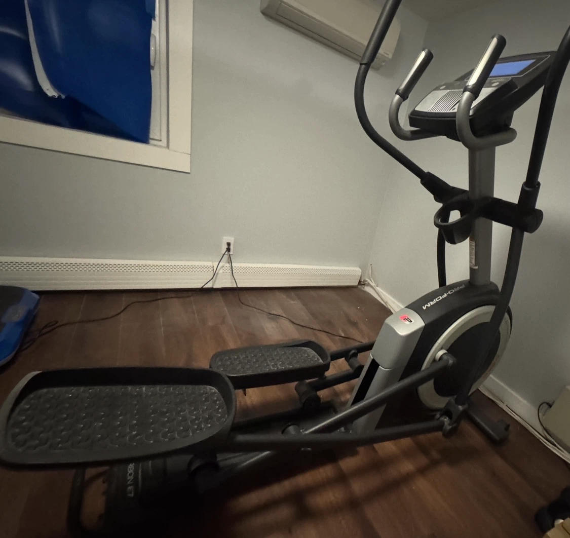 ProForm Carbon EL Elliptical Machine