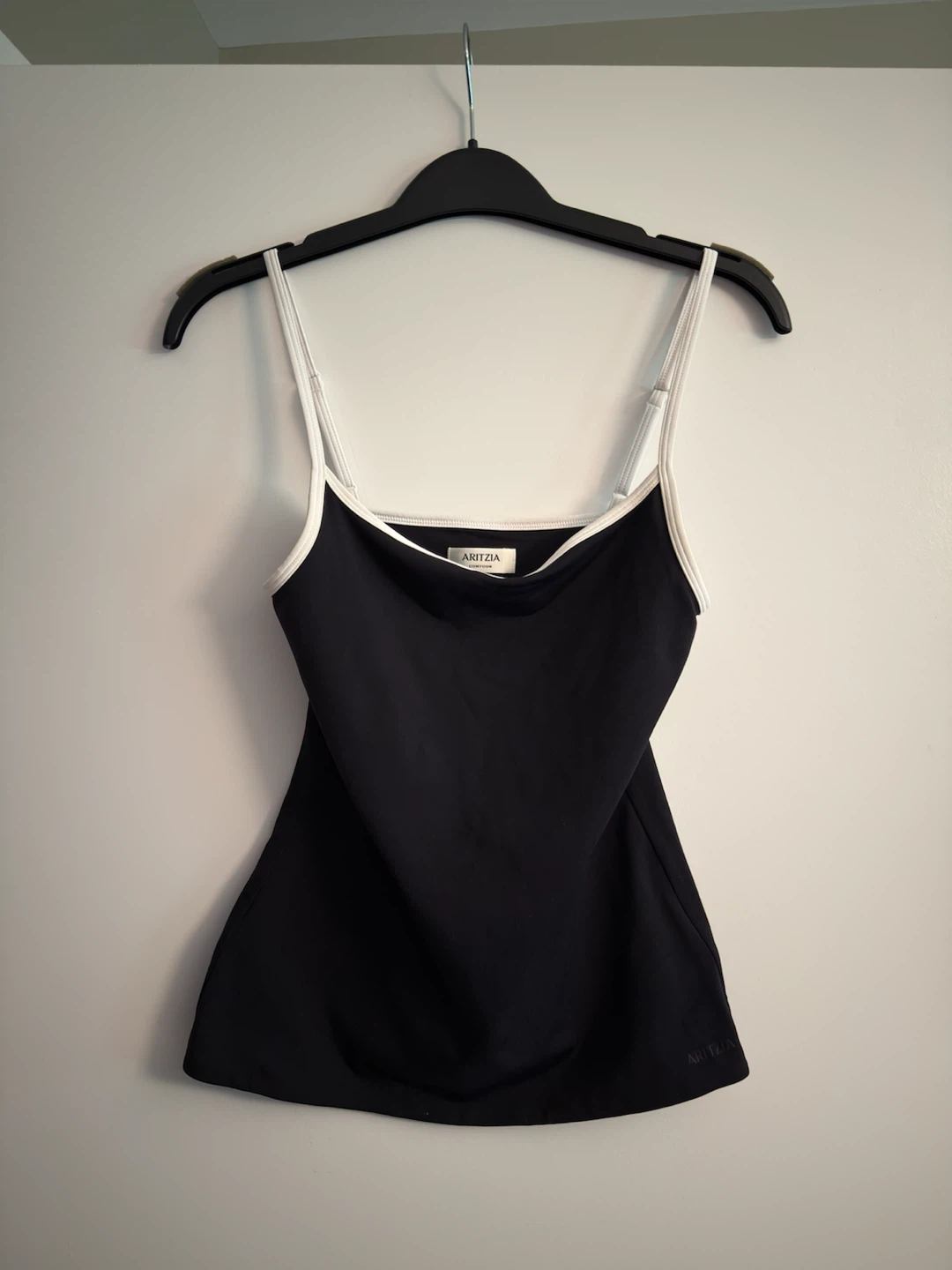 Aritzia Contour Cami Top - Black/White
