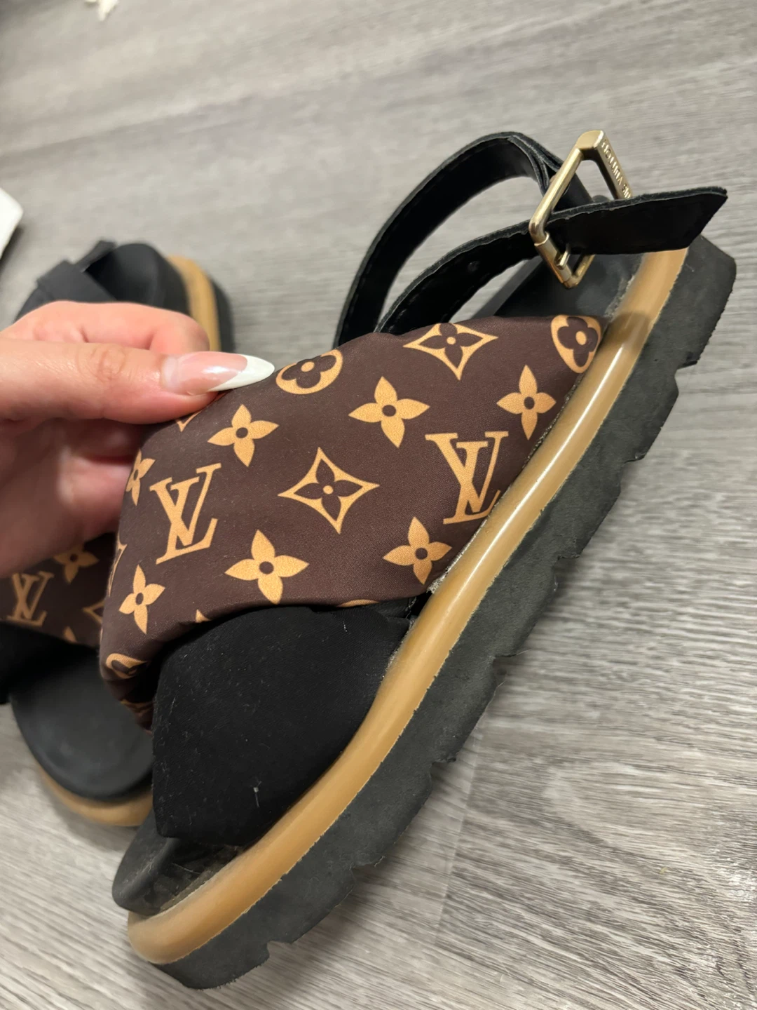 Louis Vuitton sandals - photo 3