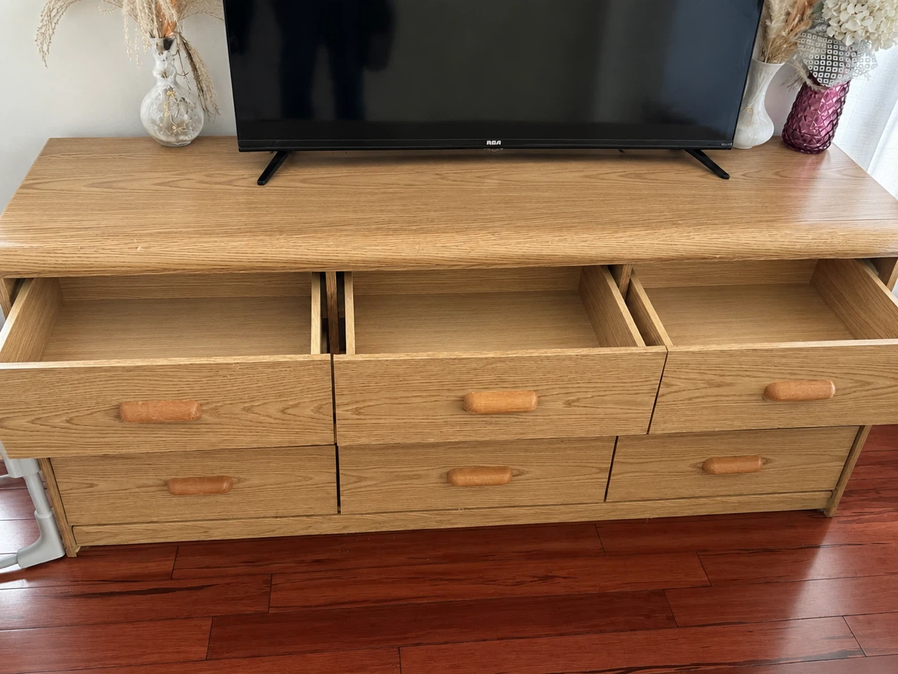 Oak Dresser with 9 Drawers - photo 2