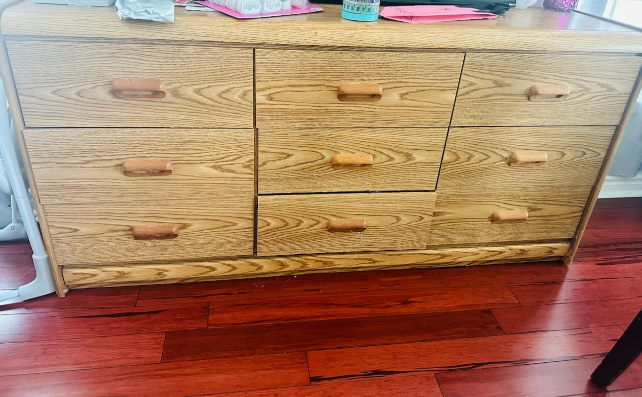 Oak Dresser with 9 Drawers - photo 3