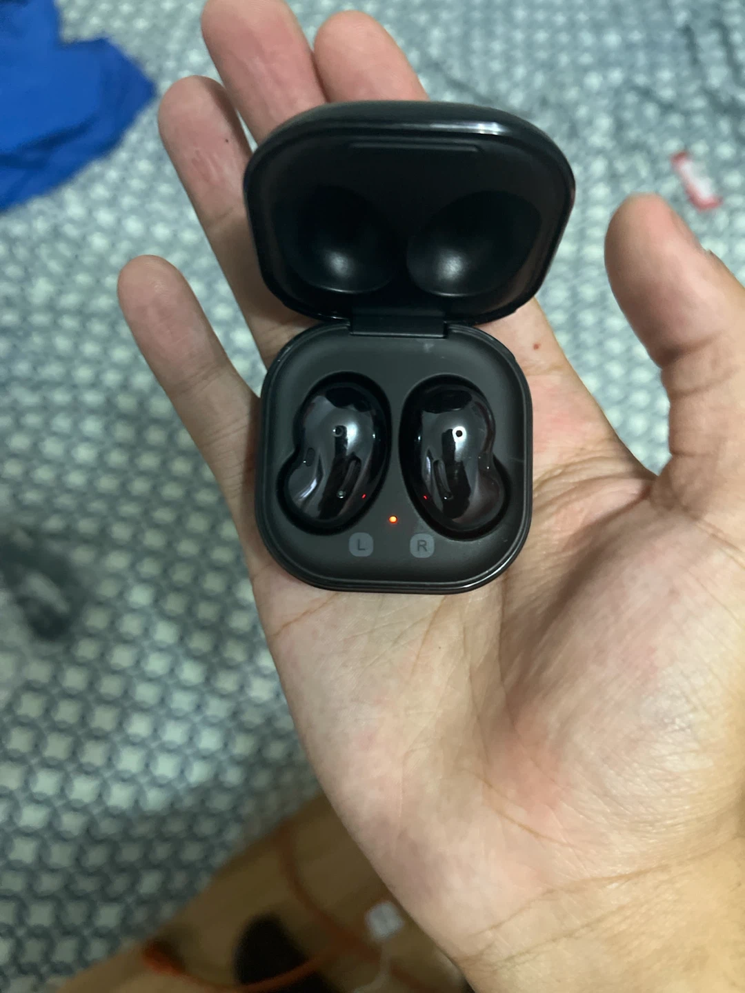 Samsung Galaxy Buds Live - photo 2