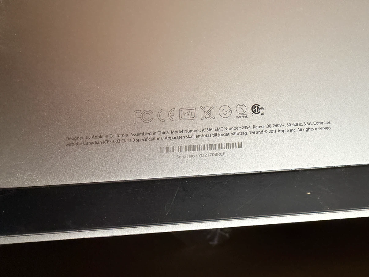Apple 27-inch LED Cinema Display Monitor - photo 4