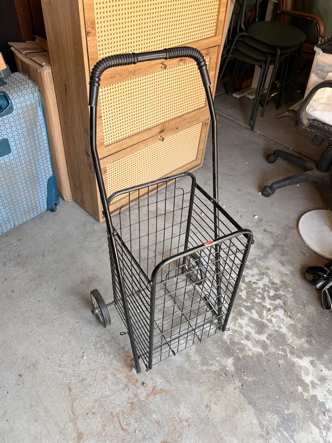 Black Metal Shopping Cart - photo 2