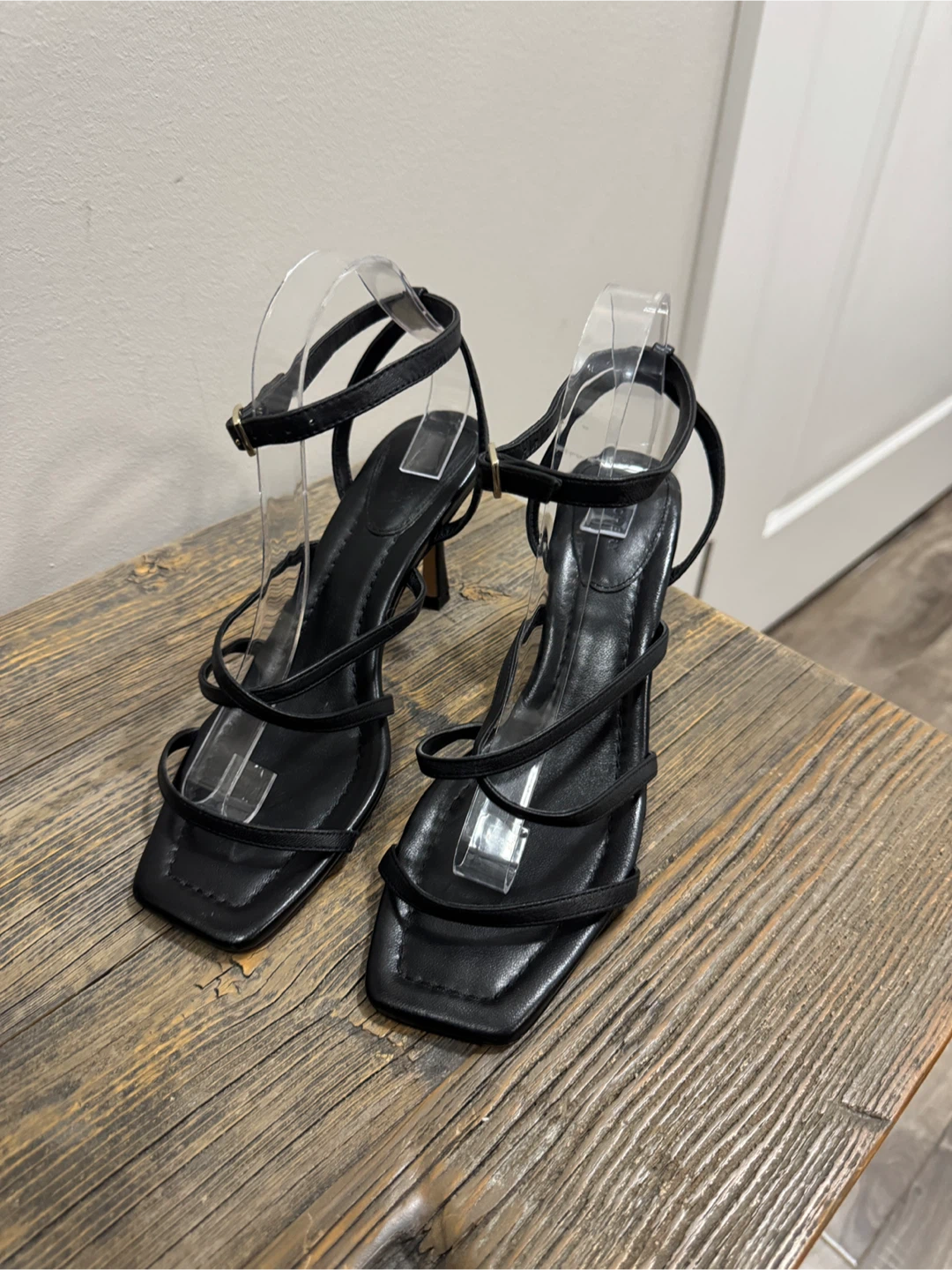 Witchery strappy black leather heels - sz 40 - photo 3