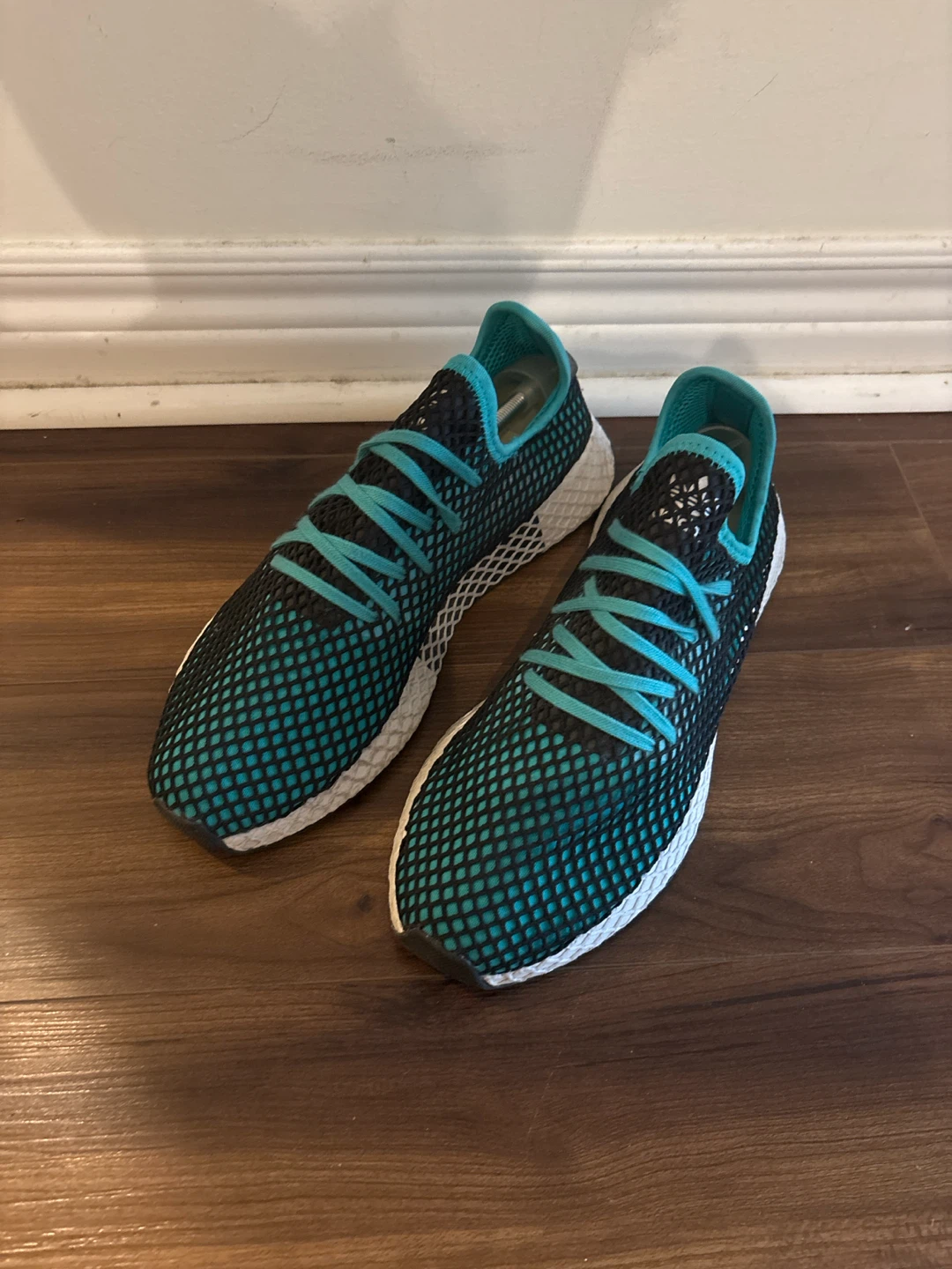 Adidas Sneakers