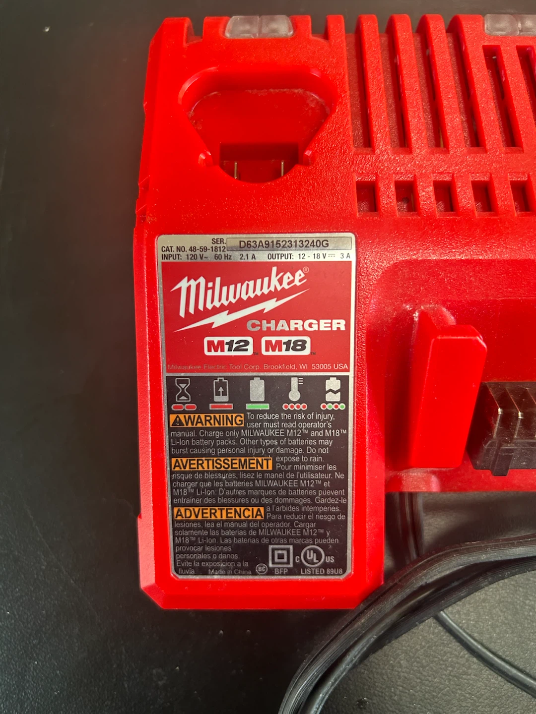 Milwaukee M12 and M18 Battery Charger - photo 2