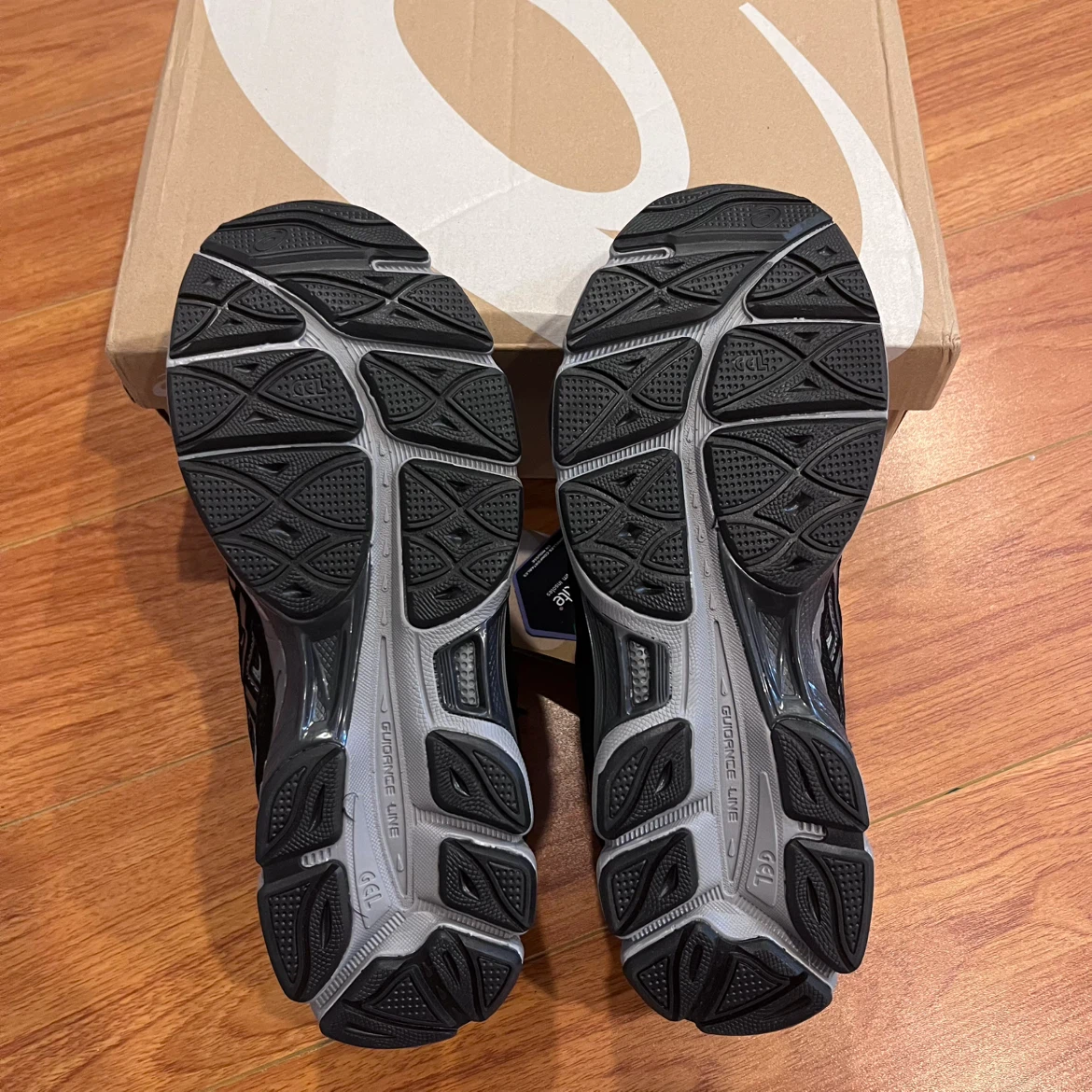 ASICS Gel-Kayano 28 Men's Running Shoes Black/Grey - photo 4