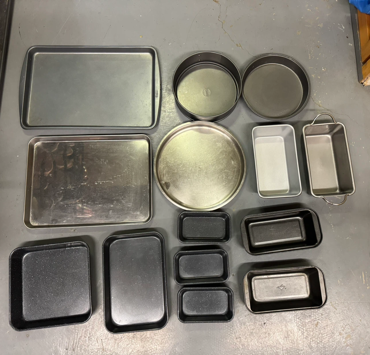 Assorted Bakeware & Baking Pans Set