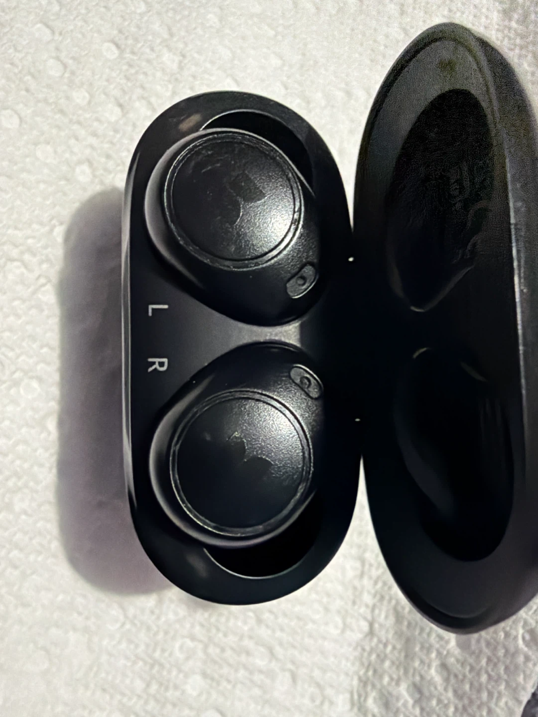 Monster Wireless Earbuds Case - photo 2