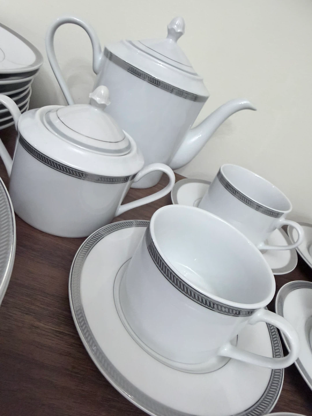 BOWRING WHITE PORCELAIN DINNERWARE SET - photo 5