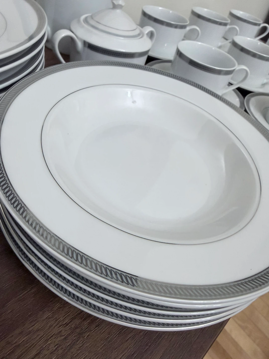 BOWRING WHITE PORCELAIN DINNERWARE SET - photo 3
