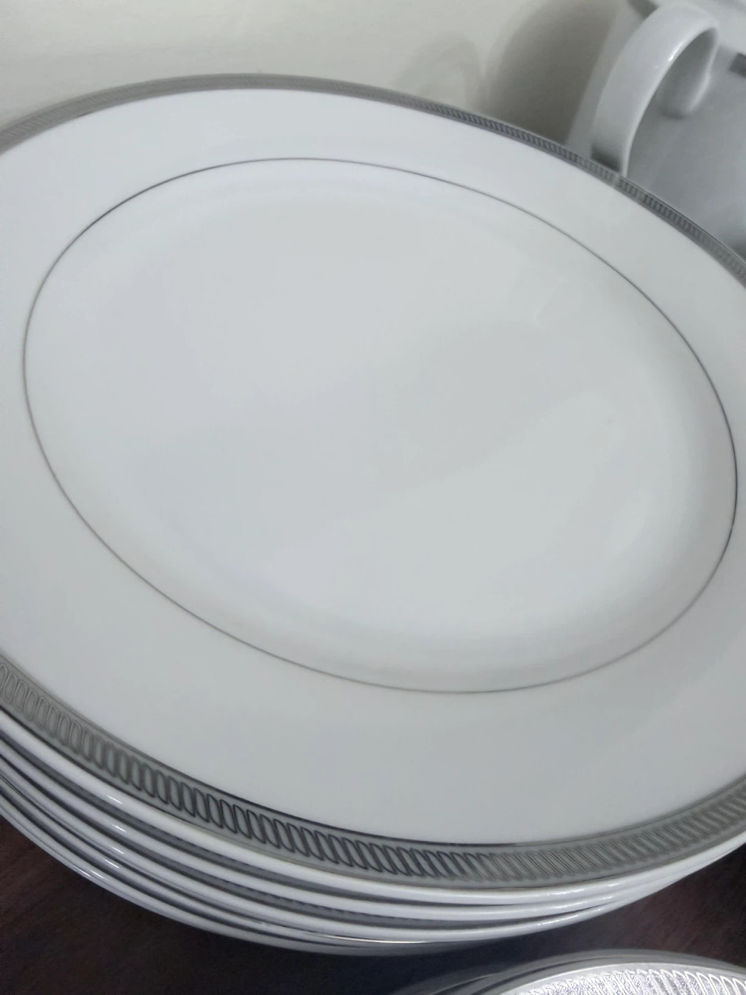 BOWRING WHITE PORCELAIN DINNERWARE SET - photo 2