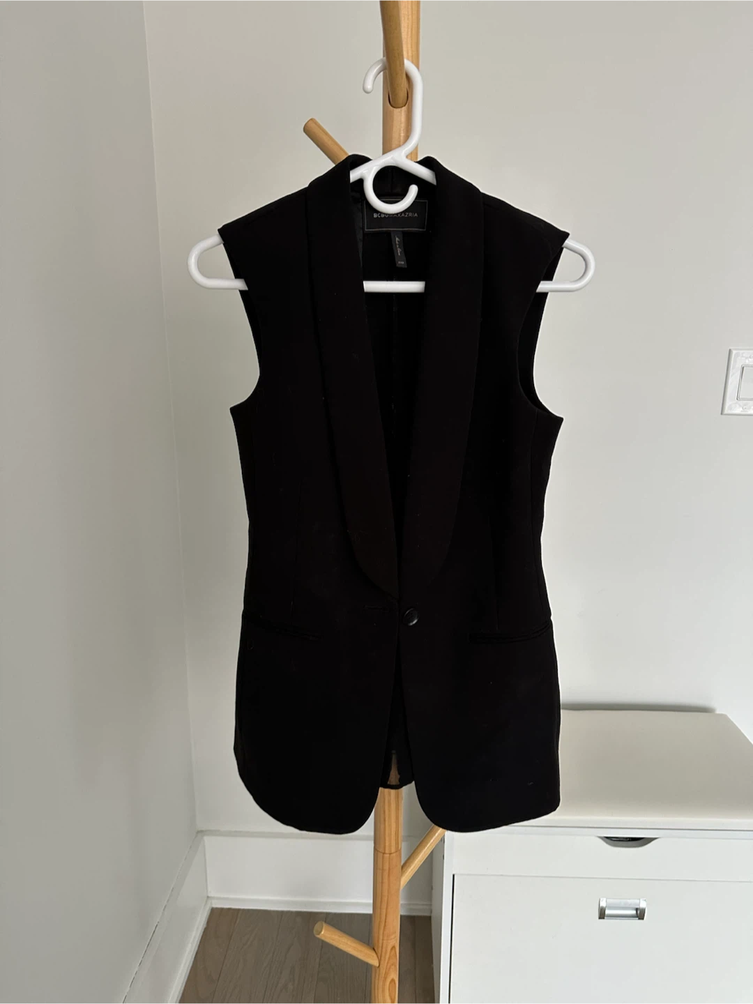 BCBGMAXAZRIA Black Sleeveless Blazer