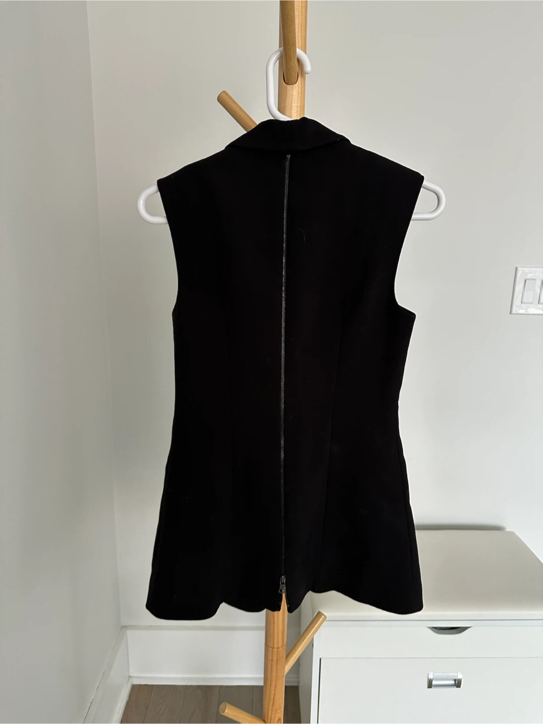 BCBGMAXAZRIA Black Sleeveless Blazer - photo 2