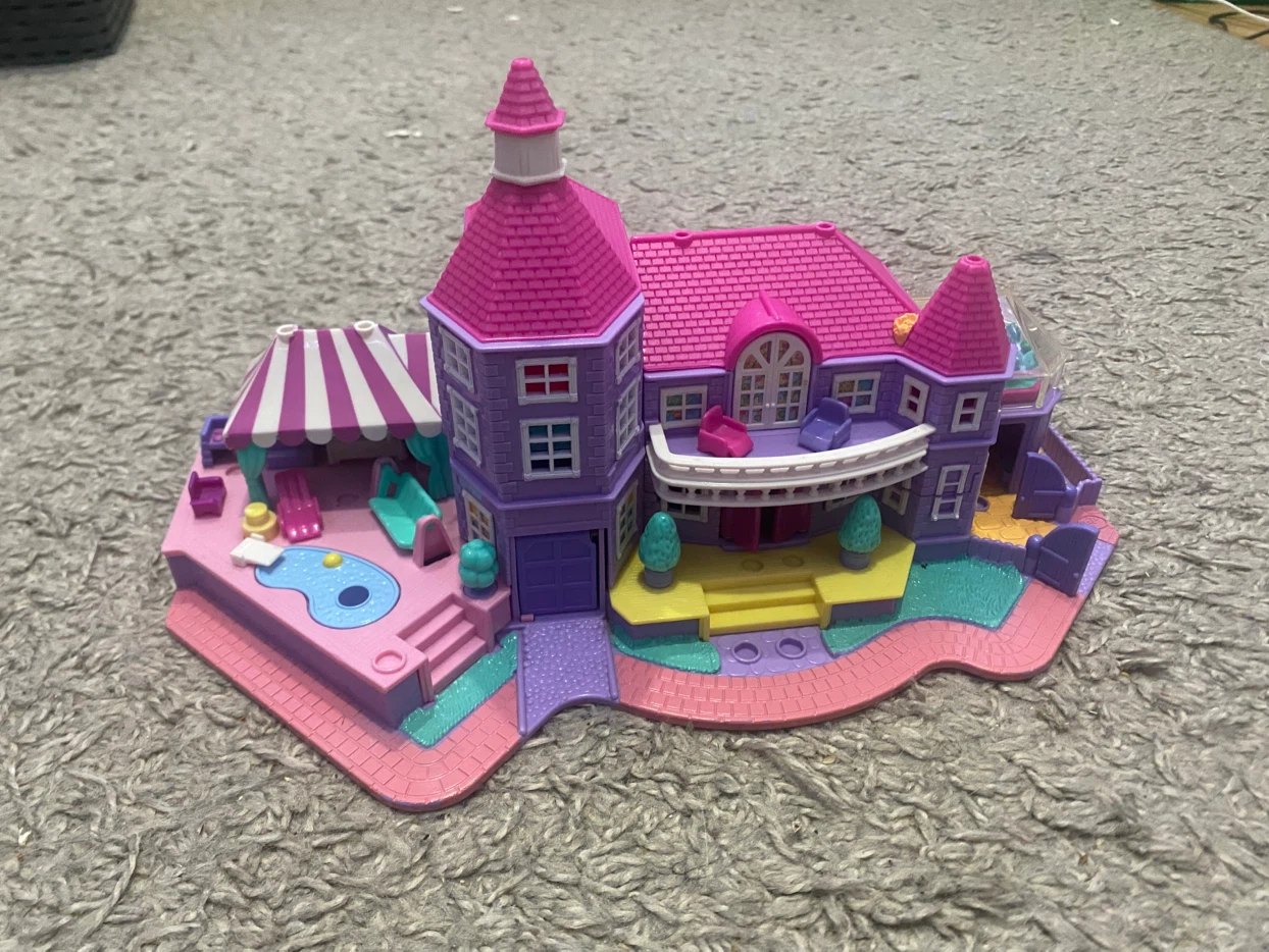 Vintage 1990s Polly Pocket playset