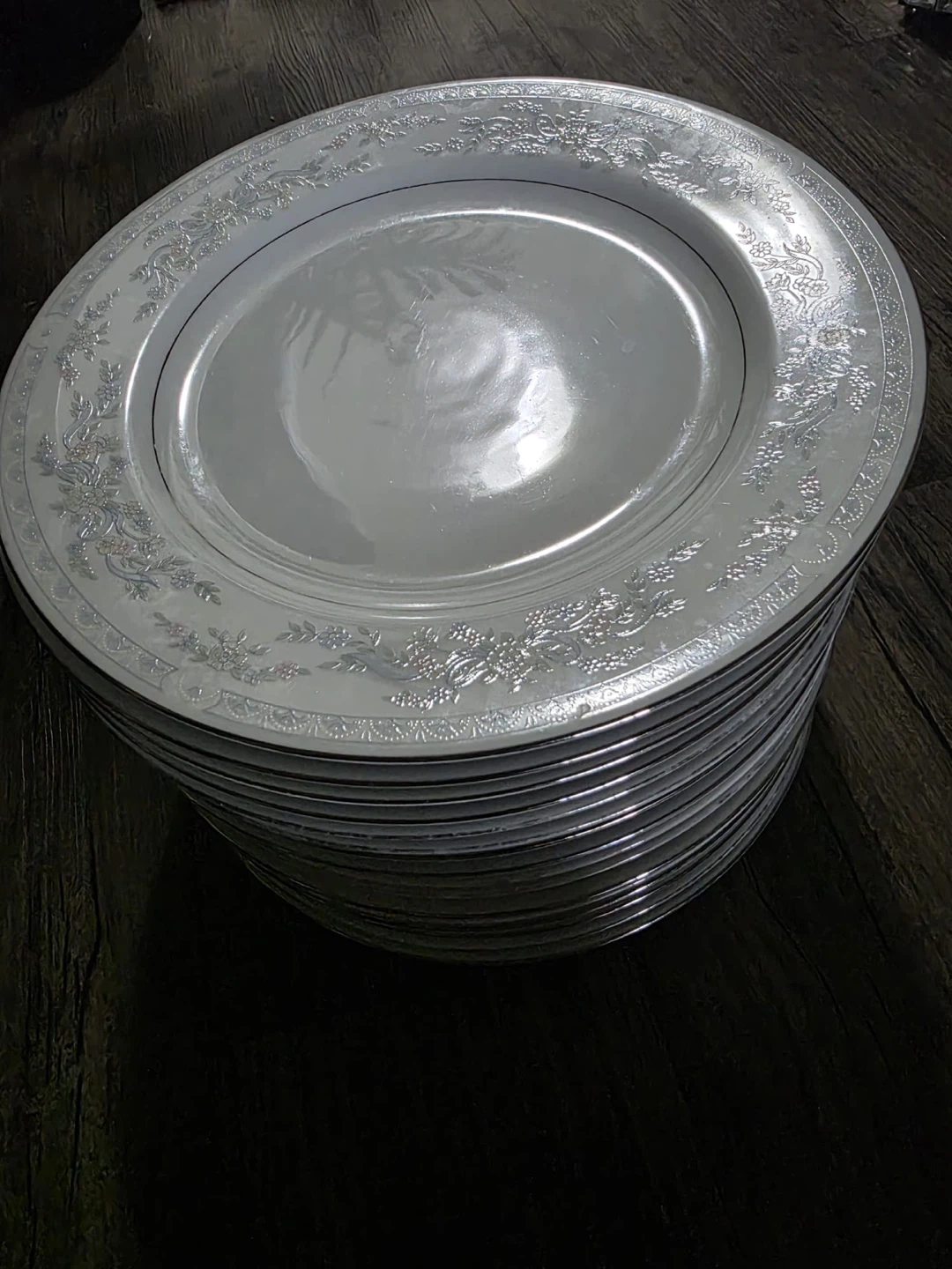 White Dinner Plates with Floral Design - photo 4
