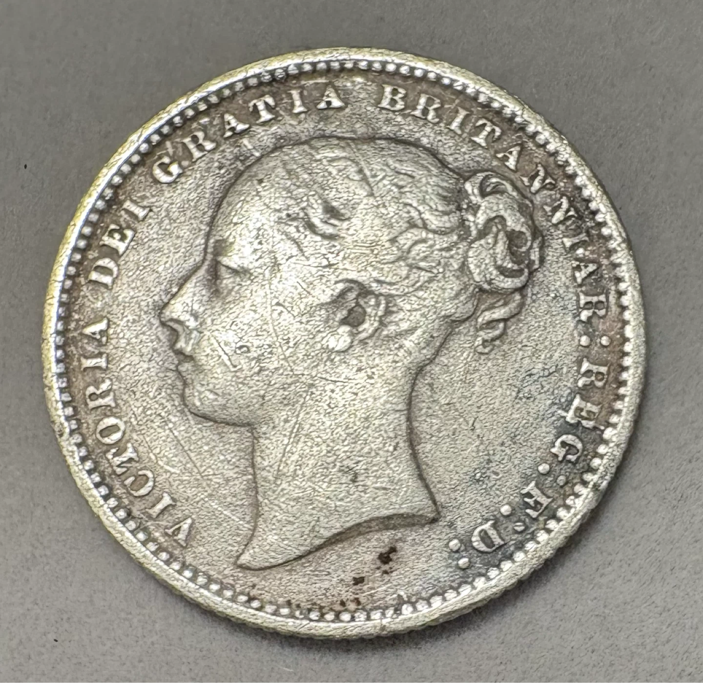 1872 British One Shilling - photo 2