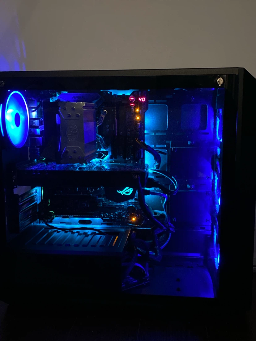 Custom Gaming PC with RGB Lighting + monitor + keyboard - photo 4