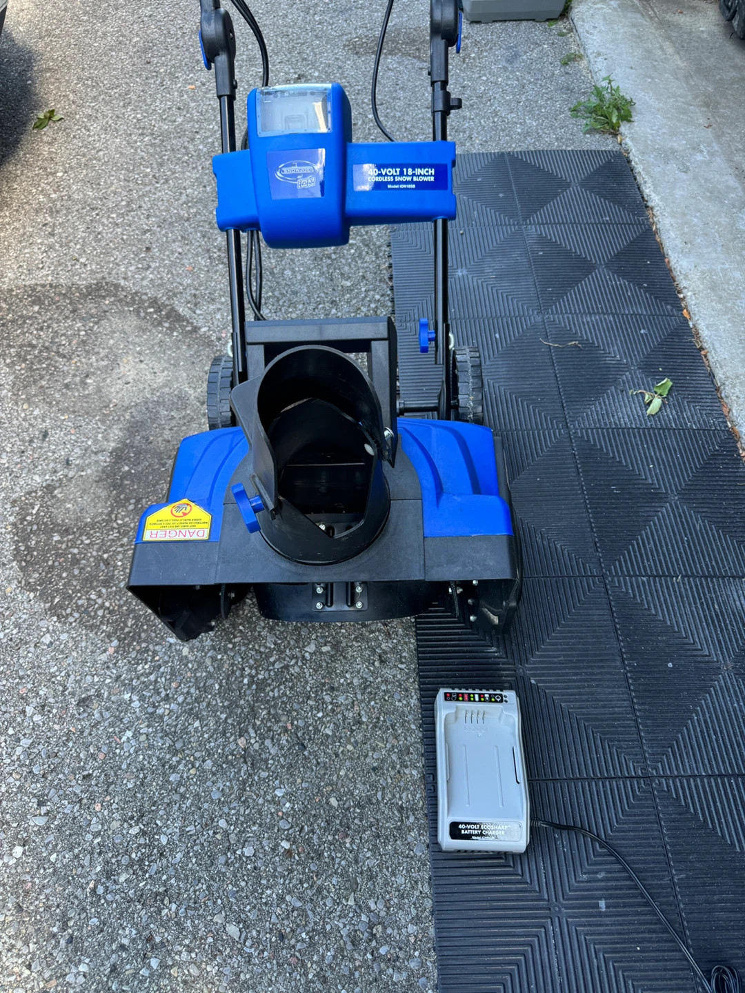 Snapper 40-Volt 18-Inch Cordless Snow Blower