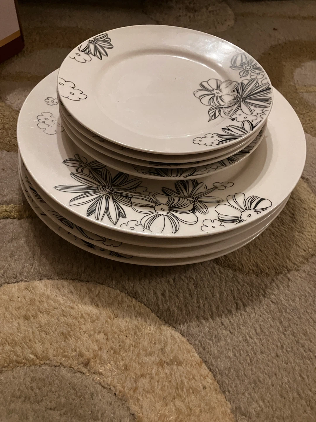 Set of 8 Floral Plates