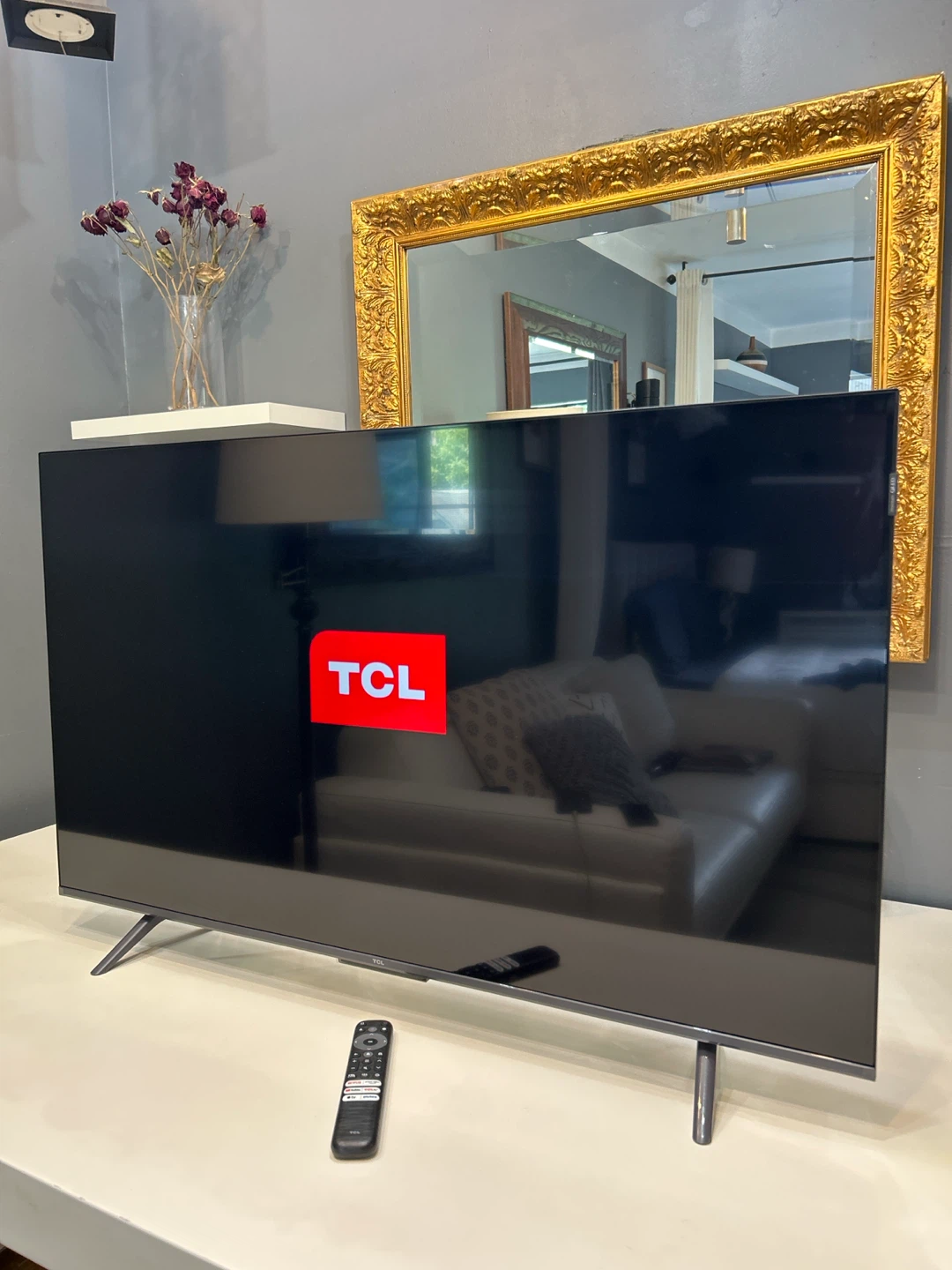 TCL 43” Smart TV 4K Google Tv, Model 2024 - photo 2