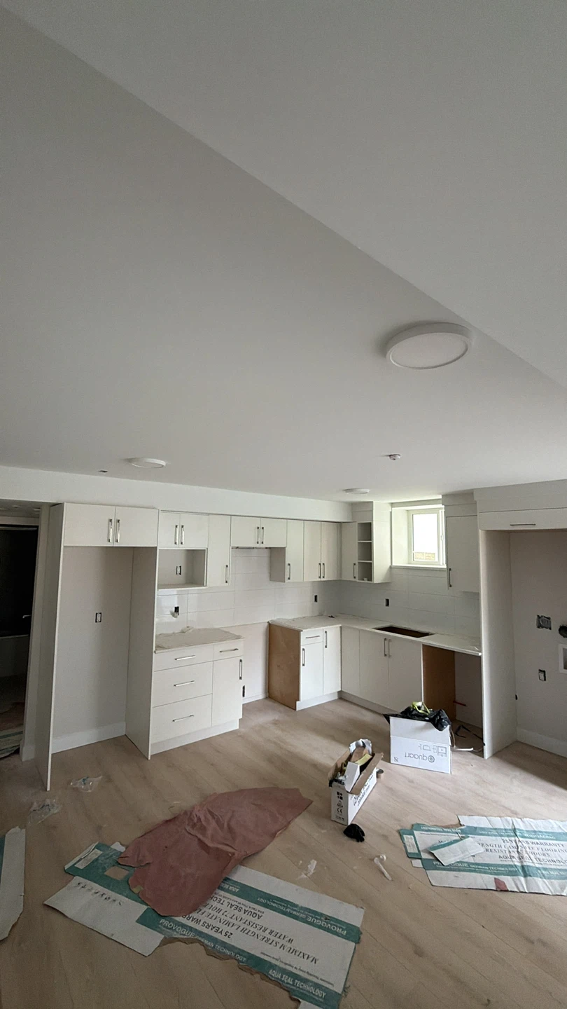 Kitchen cabinet