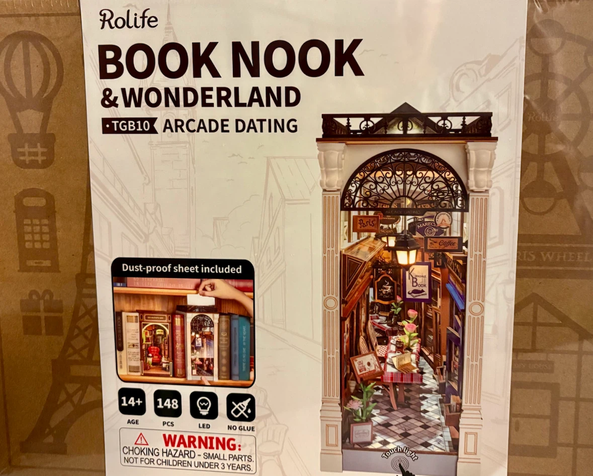 Rolife Book Nook & Wonderland TGB10 Arcade Dating