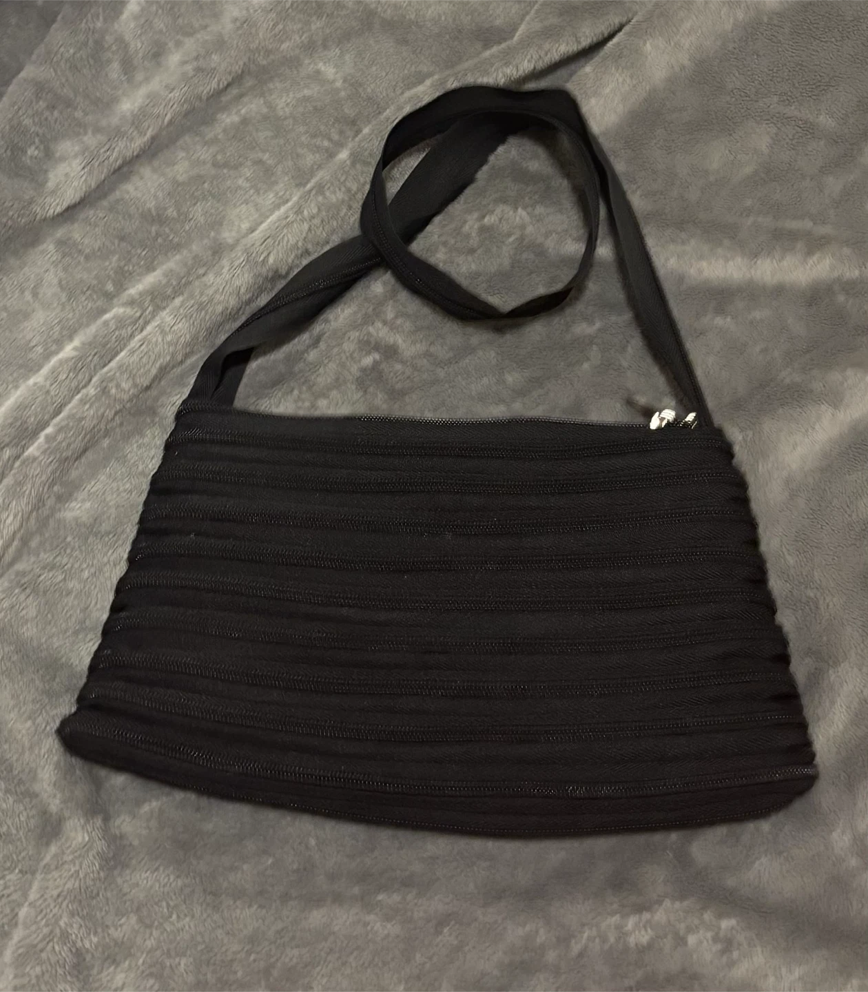 Black Zipper Shoulder Bag