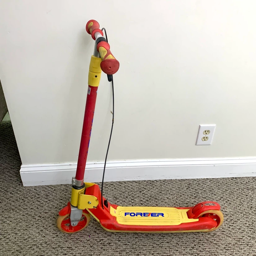 Kids Scooter Folding Adjustable Height Handlebar Outdoor Toy - photo 2