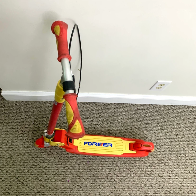 Kids Scooter Folding Adjustable Height Handlebar Outdoor Toy - photo 3